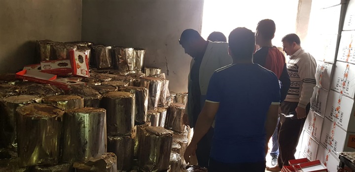 حماية المستهلك يكثف الحملات الرقابية ويضبط مصانع بير السلم المصنعة للكمامات الطبية والمطهرات المغسوشة