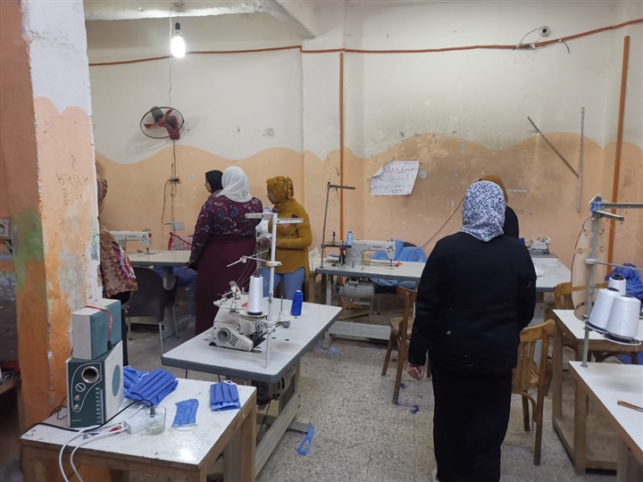 شاهد.. حماية المستهلك يضبط مصنع غير مرخص لتصنيع الكمامات والمطهرات الطبيه مجهولة المصدر