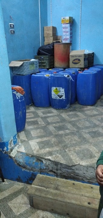 شاهد.. حماية المستهلك يضبط مصنع غير مرخص لتصنيع الكمامات والمطهرات الطبيه مجهولة المصدر