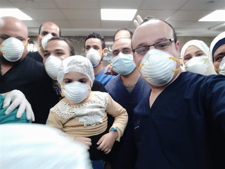 فرح فى مستشفى قها عقب خروج ٣ حالات كورونا