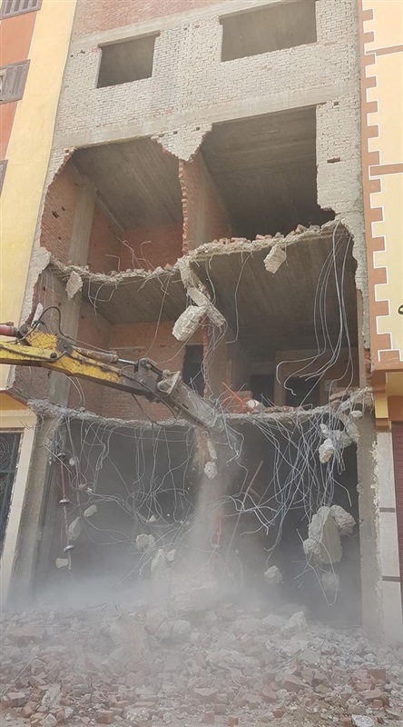 محافظ الجيزة: إزالة العقارات المتعدية علي حرم محور الضبعة حتي سطح الأرض