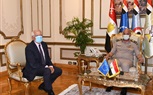 وزير الدفاع يلتقى بنائب رئيس المفوضية الأوروبية