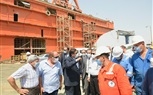 خلال جولته بمحافظة السويس.. الفريق أسامة ربيع يتفقد أعمال بناء سفن الصيد بشركة ترسانة السويس ويعلن تطوير المركز الطبي