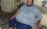 شاب عمره 28 سنة ووزنه 200 كيلو جرام يستغيث بالسيد الرئيس  
