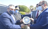 محافظ البحر الأحمر يضع إكليل الزهور على النصب التذكارى لشهداء الشرطة