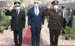 المحافظ يضع أكليل الزهور على النصب التذكاري لقبر الجندي المجهول احتفالا بعيد بني سويف القومي