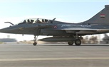 مصر وفرنسا توقعان عقد توريد 30 طائرة طراز رافال