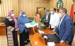 بالتعاون مع جمعية الأورمان.. محافظ المنوفية يسلم مساعدات مالية للعرائس الأيتام.. ويقدم هدية لكل عروس
