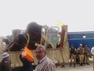 بالصور.. إخلاء برج سكنى استعدادًا لتفجيره على أملاك الرى ببنها