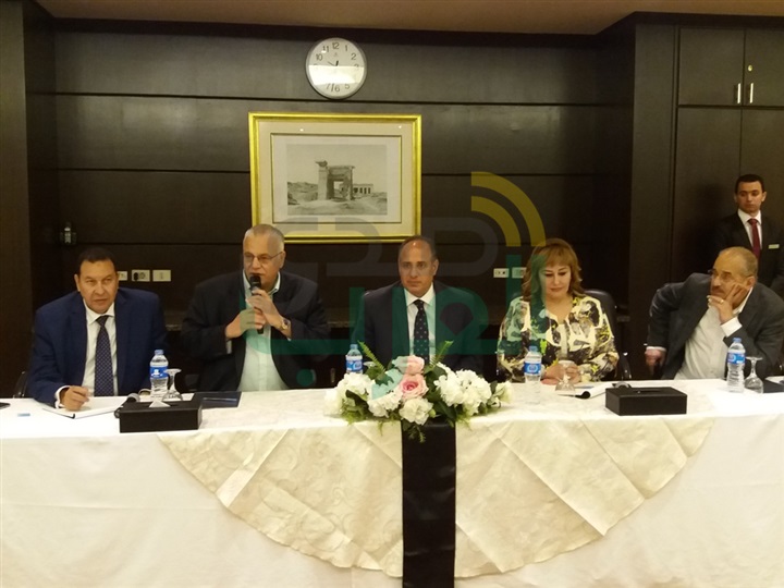 نواب الإسكندرية يناقشون تعديلات قانون البناء الموحد بحضور المحافظ نواب الإسكندرية يناقشون تعديلات قانون البناء الموحد بحضور المحافظ