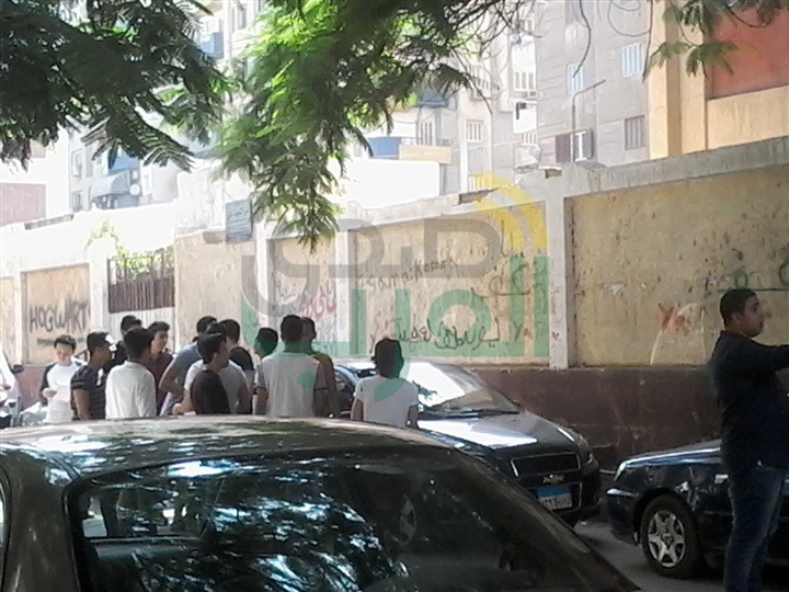 بالصور.. محيط لجان الثانوية العامة ببنها بلا خدمات أمنية