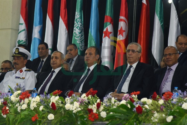 سلطان يشهد حفل تخرج طلبة كلية النقل البحرى والتكنولوجيا دفعة "٨٧"