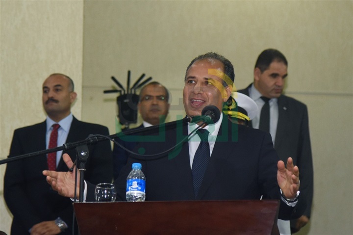 سلطان يشهد حفل تخرج طلبة كلية النقل البحرى والتكنولوجيا دفعة "٨٧"