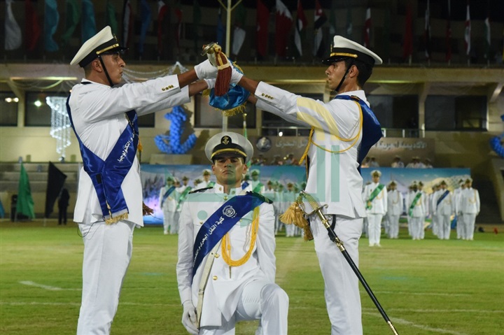 سلطان يشهد حفل تخرج طلبة كلية النقل البحرى والتكنولوجيا دفعة "٨٧"