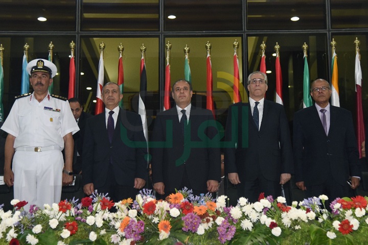سلطان يشهد حفل تخرج طلبة كلية النقل البحرى والتكنولوجيا دفعة "٨٧"
