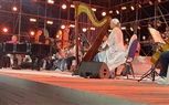 بالصور .. عمر خيرت يشدوا بأعزب الألحان أمام جمهوره بنورث سكوير العلمين