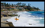 على موجة كاليفورنيا: استمتعوا بركوب الأمواج في شواطئ كاليفورنيا الساحرة بالتزامن مع احتفالات 