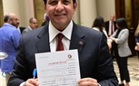 النائب علاء عابد: يوقع على نموذج تزكيه ترشح الرئيس السيسي للانتخابات الرئاسية المقبلة 