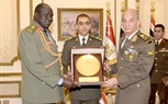 وزير الدفاع يلتقى وزير الدفاع وشئون المحاربين القدامى بجمهورية جنوب السودان  