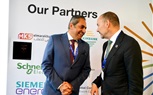 على هامش مؤتمر المناخ COP28 بدبي.. رئيس العاصمة الإدارية يلتقي مسؤولي شنايدر إلكتريك لبحث أحدث حلول ترشيد الطاقة وتحقيق الاستدامة بالمدن الذكية