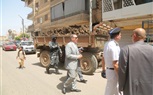 محافظ كفر الشيخ يأمر بالتحفظ علي جرار زراعي مخالف خلال قيادته حملة لإزالة الإشغالات