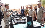الفريق أول عبد المجيد صقر القائد العام للقوات المسلحة وزير الدفاع والإنتاج الحربى  يلتقى بعدد من مقاتلى القوات الخاصة من المظلات والصاعقة