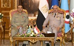  وزير الدفاع والفريق أحمد خليفة يلتقيان رئيس أركان القوات البرية الباكستانية