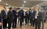 وزير الطيران يقوم بجولة تفقدية بمطار القاهرة الدولي لمتابعة انتظام حركة التشغيل والتأكد من انسيابية الإجراءات وجودة الخدمات المقدمة للمسافرين