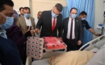 محافظ جنوب سيناء يزور مجمع الفيروز الطبي ويهدي المرضى فرحة العيد