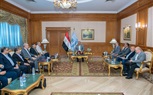وزير الدولة للإنتاج الحربي يتفقد شركة بنها للصناعات الإلكترونية لمتابعة سير العملية الإنتاجية