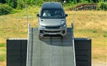 رينج روفر تستعرض النسخة الكهربائية بالكامل من Range Rover Sport قبل إطلاقها الرسمي