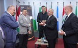 في عرض إبداعي مسرحي.. رئيس الأكاديمية العربية يشهد مشروعات تخرج طلاب كلية اللغة والإعلام بالقرية الذكية