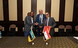 وزير الطيران المدني يشهد توقيع مذكرة تفاهم بين مصر وموزمبيق لتعزيز التعاون الفني في مجال الطيران المدني