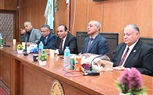 جامعة سوهاج تكرم محمد عميرة أمين كلية الآداب لبلوغه سن المعاش 
