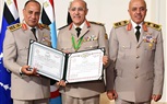  الفريق أشرف سالم زاهر وزير الدفاع يكرم عددًا من قادة القوات المسلحة أوفوا العطاء