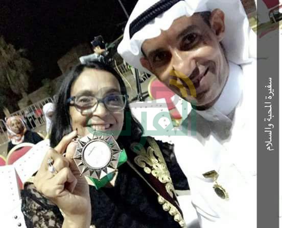 بعد منحها وسام الملتقى السعودي.. المغربية نجيمة طايطاي أول سفيرة عربية للمحبة والسلام بعد منحها وسام الملتقى السعودي.. المغربية نجيمة طايطاي أول سفيرة عربية للمحبة والسلام