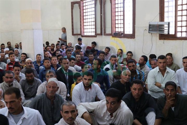 بالفيديو والصور.. جنازة شهيد رفح تتحوّل لمظاهرة ضد الإرهاب بكفر الشيخ