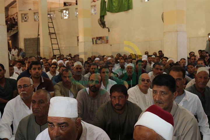 بالفيديو والصور.. جنازة شهيد رفح تتحوّل لمظاهرة ضد الإرهاب بكفر الشيخ