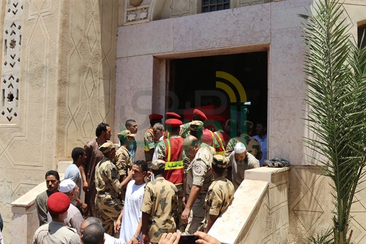 بالفيديو والصور.. جنازة شهيد رفح تتحوّل لمظاهرة ضد الإرهاب بكفر الشيخ
