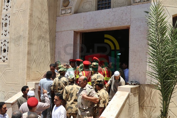بالفيديو والصور.. جنازة شهيد رفح تتحوّل لمظاهرة ضد الإرهاب بكفر الشيخ