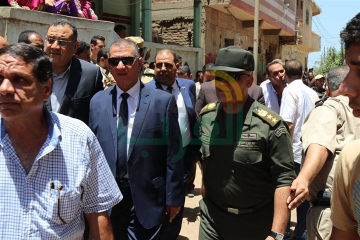 بالفيديو والصور.. جنازة شهيد رفح تتحوّل لمظاهرة ضد الإرهاب بكفر الشيخ