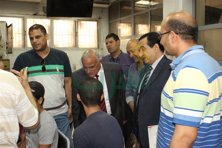 رئيس جامعة طنطا يتفقد معمل التنسيق بالجامعة