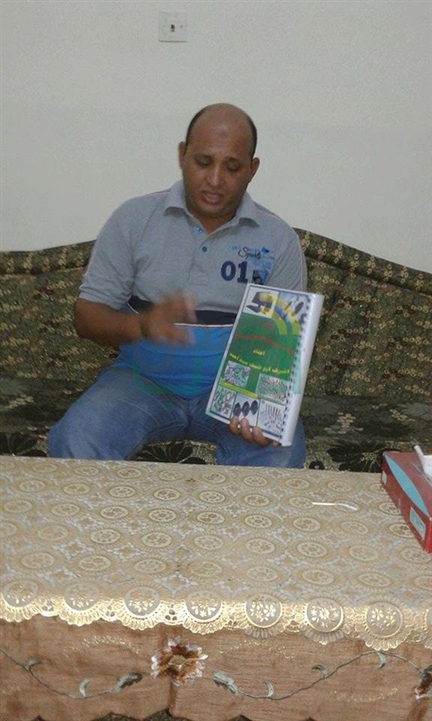 بالصور.. شاب أقصرى يعد دراسة عن تدوير مخلفات المصانع
