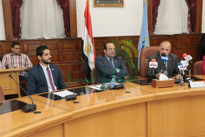 بالصور..محافظة القاهرة تحتفل بختام البرنامج التدريبى لبرلمان شباب القاهرة