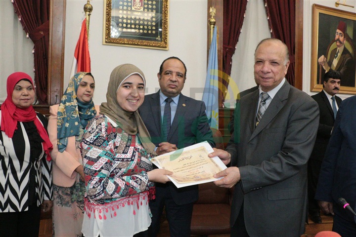 بالصور..محافظة القاهرة تحتفل بختام البرنامج التدريبى لبرلمان شباب القاهرة