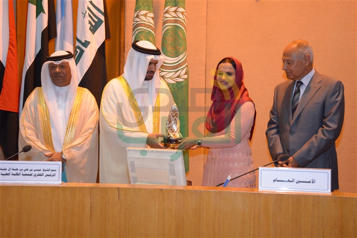 تكريم شخصيات عربية هامة باحتفالية جائزة الشيخ "عيسى آل خليفة" للعمل التطوعي تكريم شخصيات عربية هامة باحتفالية جائزة الشيخ "عيسى آل خليفة" للعمل التطوعي
