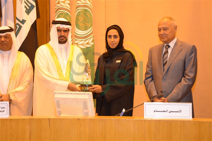 تكريم شخصيات عربية هامة باحتفالية جائزة الشيخ "عيسى آل خليفة" للعمل التطوعي تكريم شخصيات عربية هامة باحتفالية جائزة الشيخ "عيسى آل خليفة" للعمل التطوعي