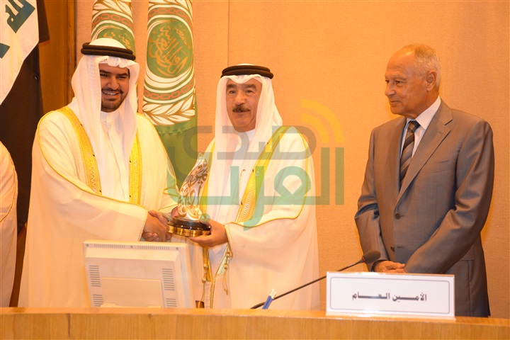 تكريم شخصيات عربية هامة باحتفالية جائزة الشيخ "عيسى آل خليفة" للعمل التطوعي تكريم شخصيات عربية هامة باحتفالية جائزة الشيخ "عيسى آل خليفة" للعمل التطوعي
