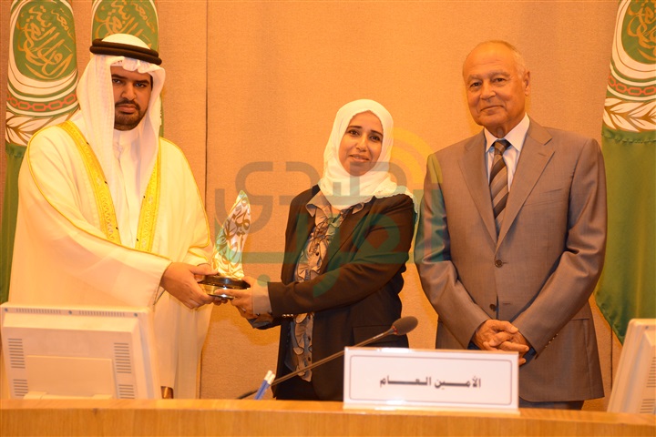تكريم شخصيات عربية هامة باحتفالية جائزة الشيخ "عيسى آل خليفة" للعمل التطوعي تكريم شخصيات عربية هامة باحتفالية جائزة الشيخ "عيسى آل خليفة" للعمل التطوعي
