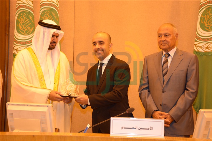 تكريم شخصيات عربية هامة باحتفالية جائزة الشيخ "عيسى آل خليفة" للعمل التطوعي تكريم شخصيات عربية هامة باحتفالية جائزة الشيخ "عيسى آل خليفة" للعمل التطوعي